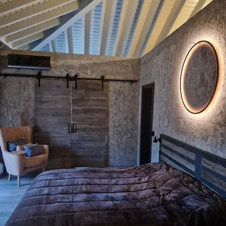 Lodge Solar Dos Limas Criacao Velha